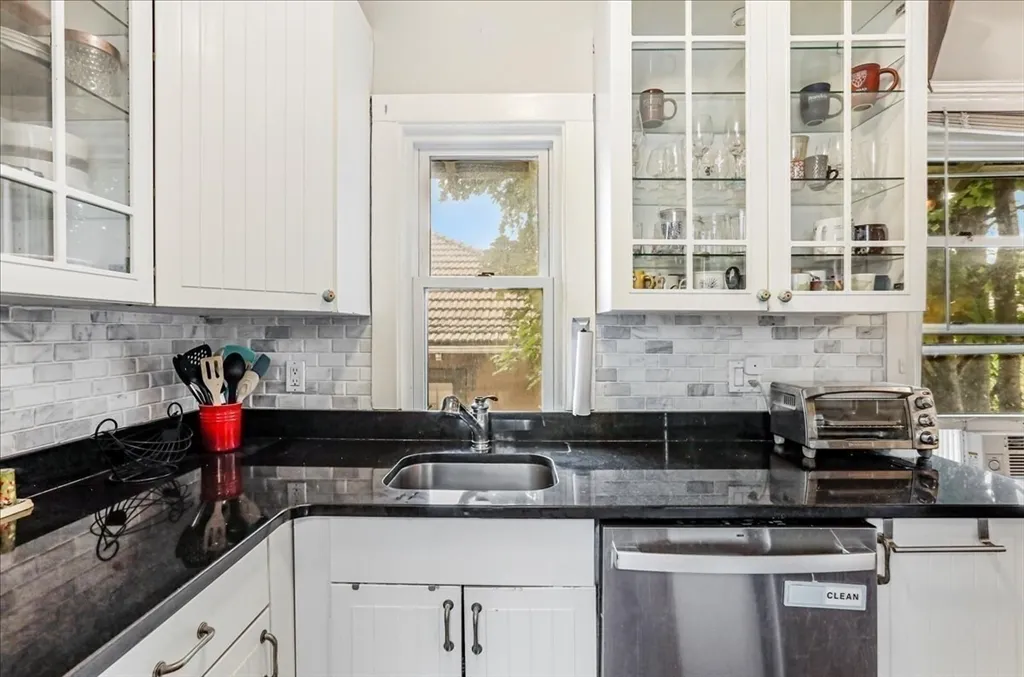 1619 Massachusetts Ave, Baldwin