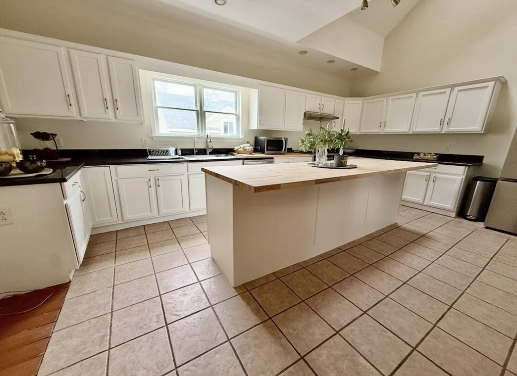 25 Pleasant St, Nahant