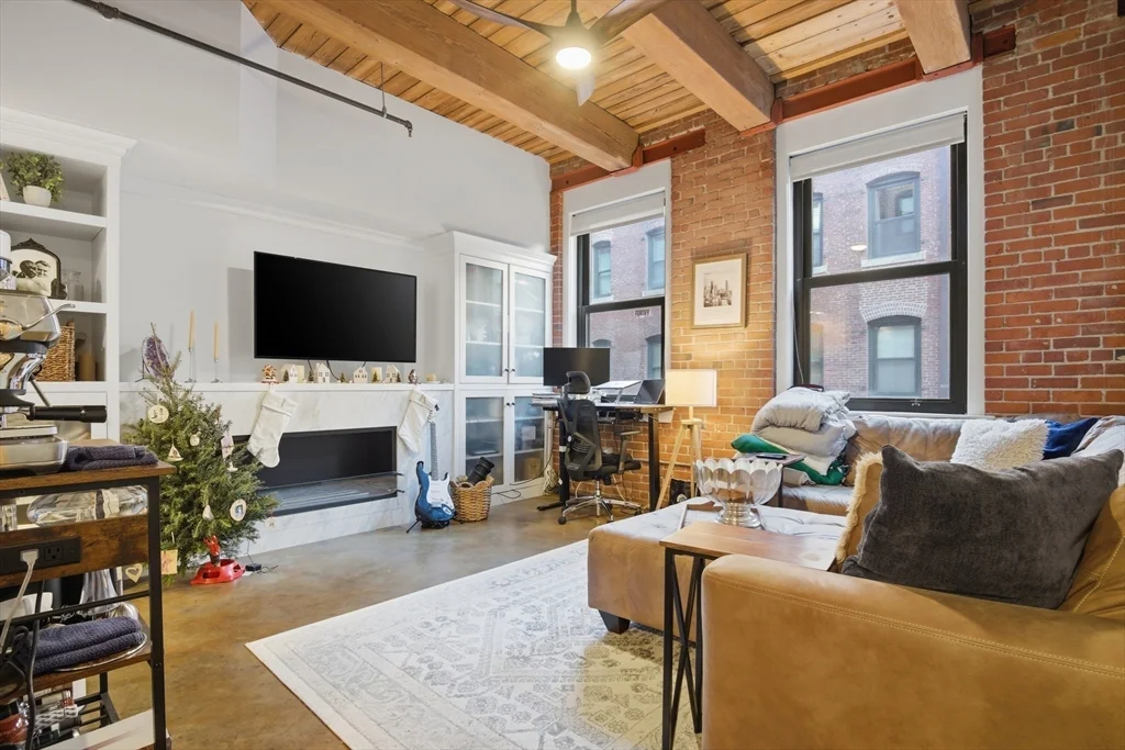 9 West Broadway, South Boston