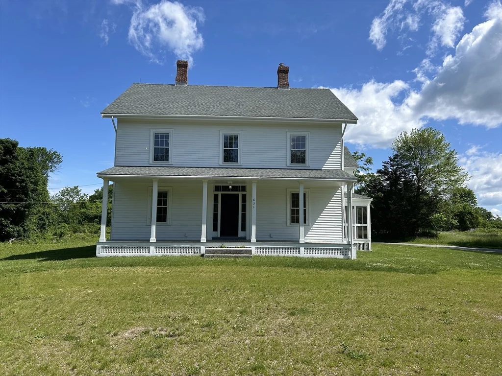 831 Lexington Rd, Concord