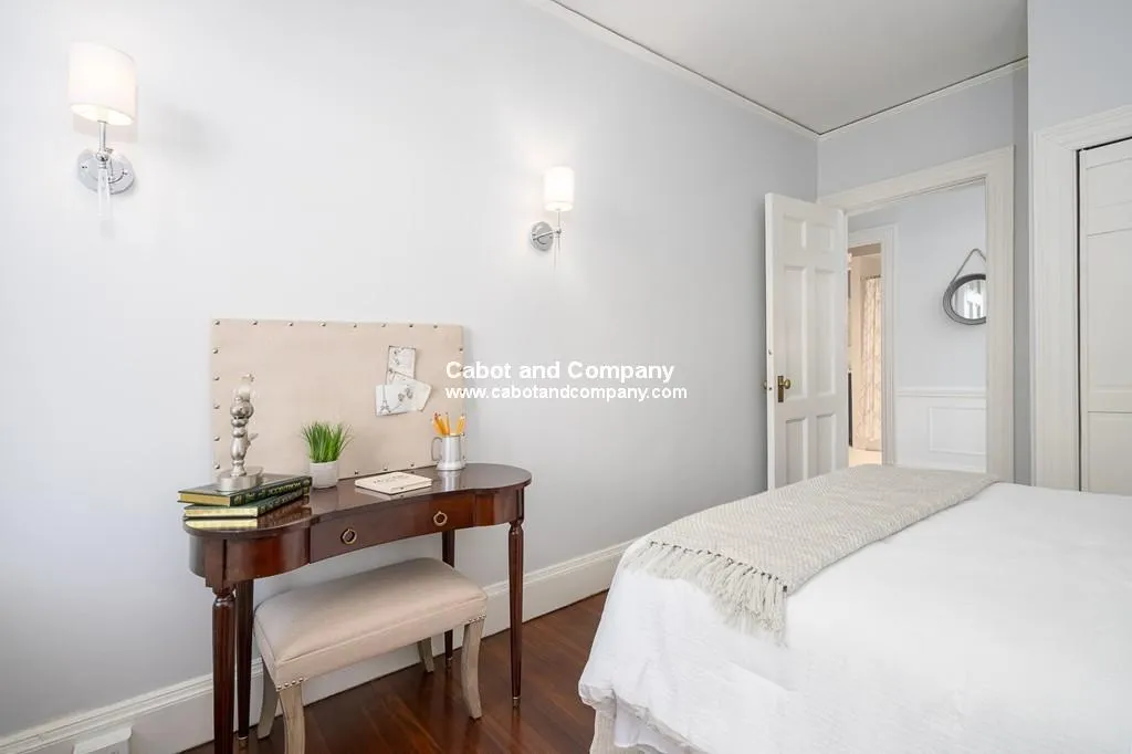 112 Pinckney St, Beacon Hill