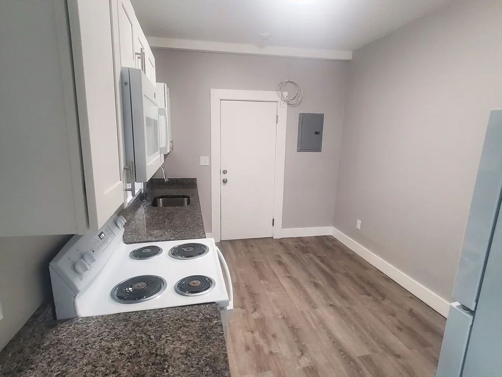 738 Washington St, Norwood