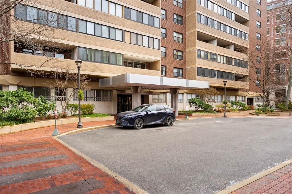 2 Hawthorne, West End