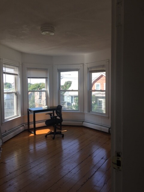 151 Central St, Winter Hill