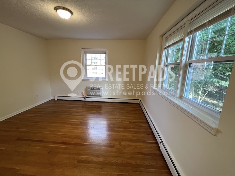 2018 Commonwealth Ave, Brighton