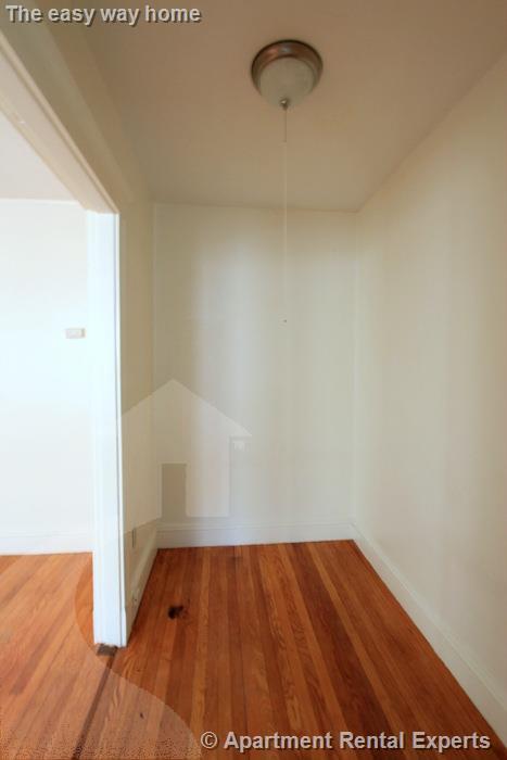 172 Maple St, Malden Center