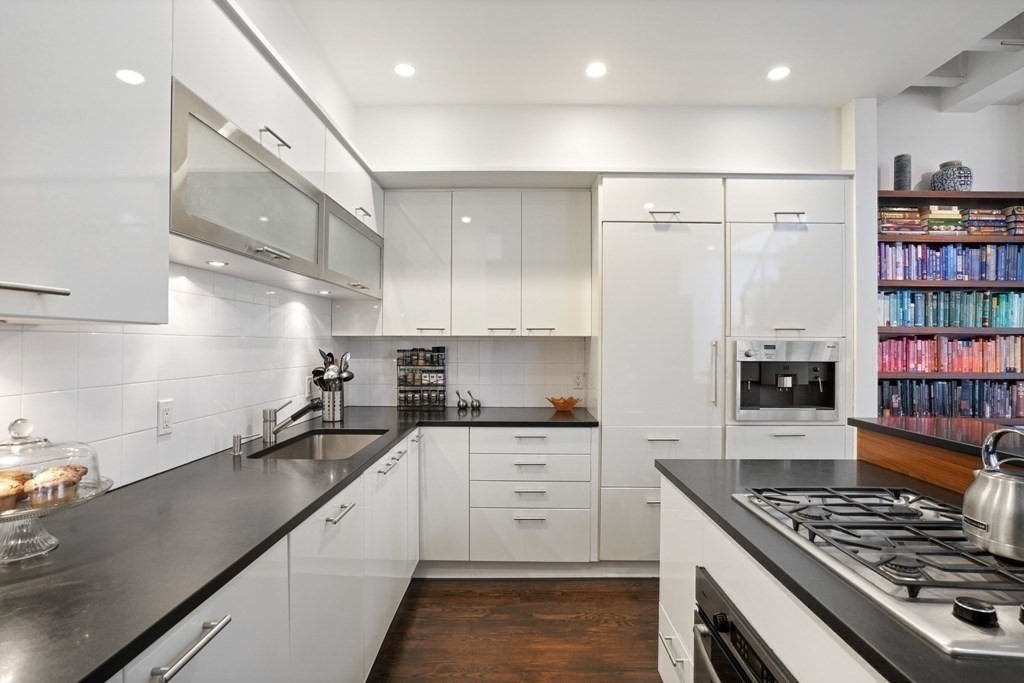 132 Commonwealth Ave, Back Bay