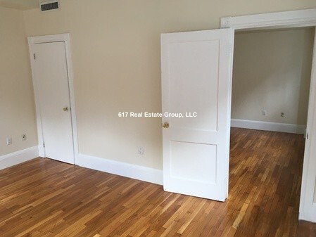 12 Dean Rd, Brookline