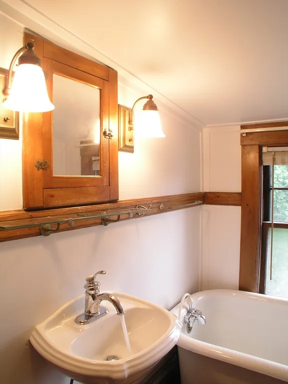 24 Montgomery St, North Cambridge