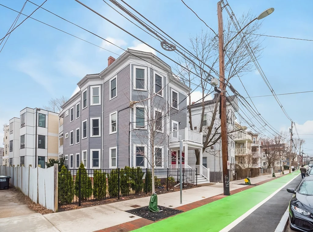 318 Beacon St, Ward Two