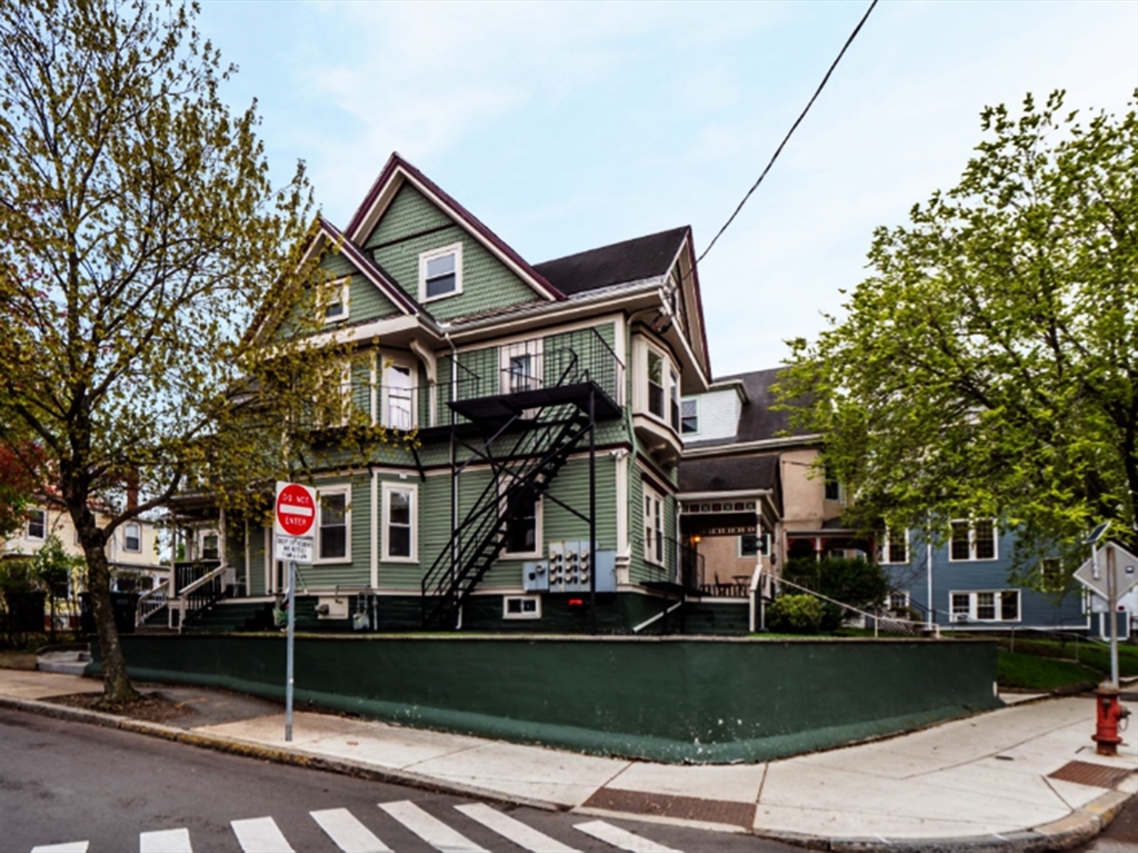 97 College Ave, Somerville