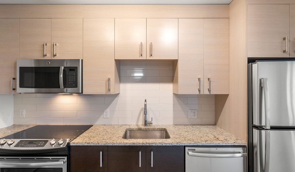 99 Kneeland St, Chinatown