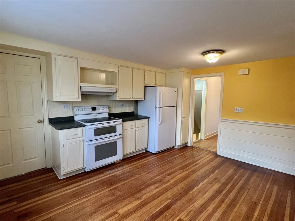 16 Pearl St, North Weymouth