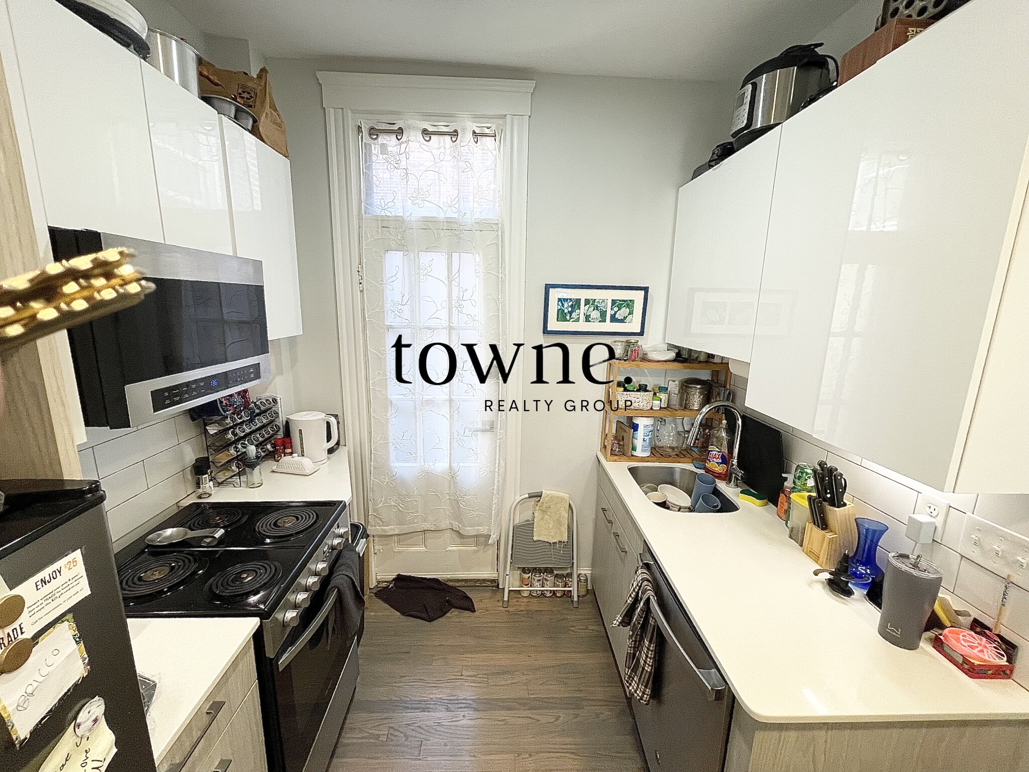 102 Queensberry St, Fenway