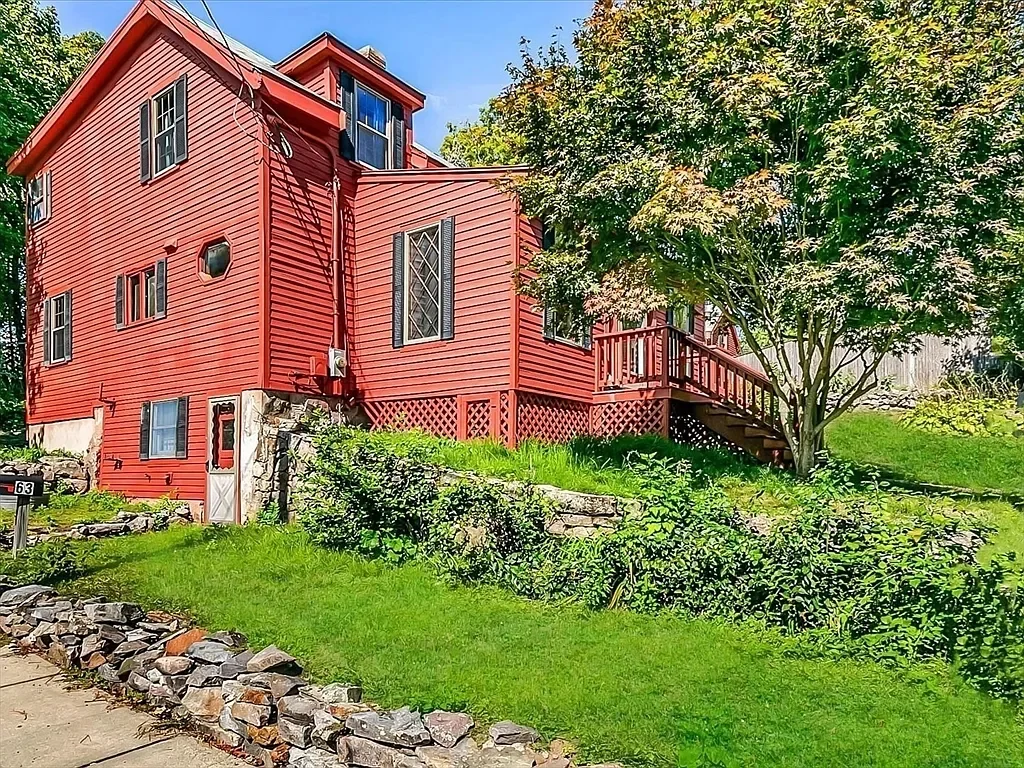 63 Johnson St, West Roxbury