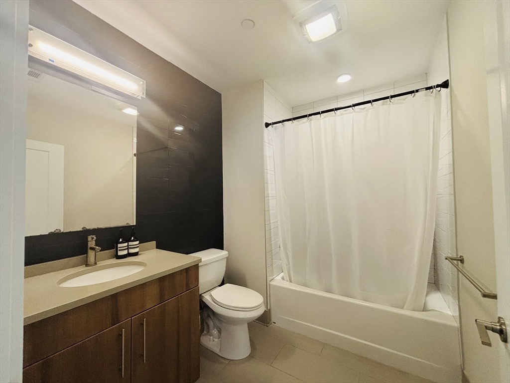 1975 Massachusetts Ave, North Cambridge