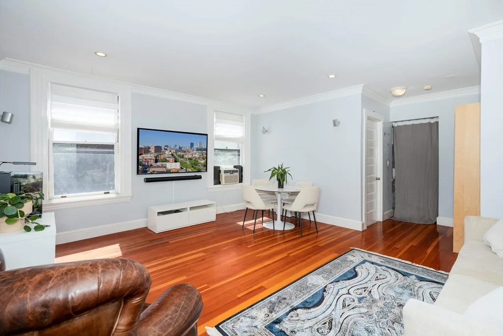 1064 Beacon St, Longwood