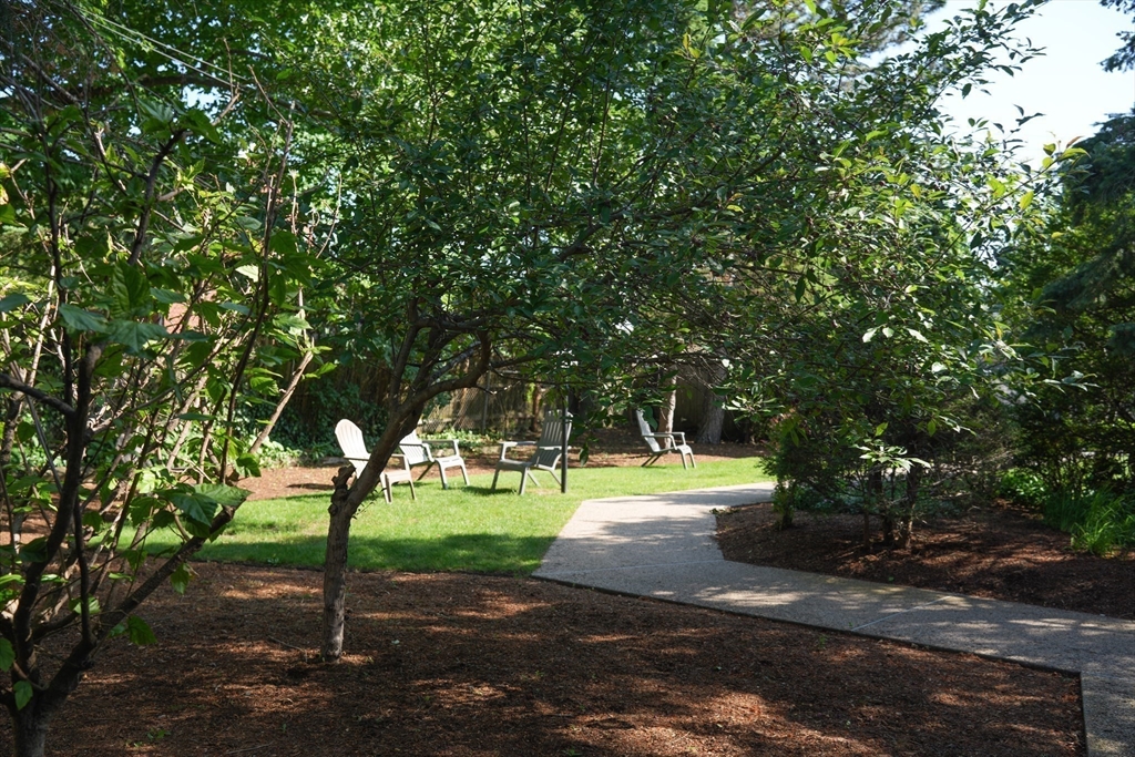 10 Weston Ave, Quincy