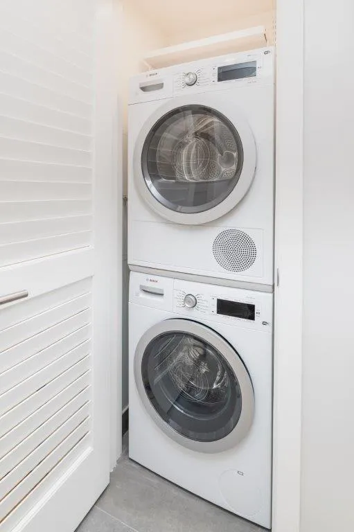 12 Commonwealth Ave, Back Bay