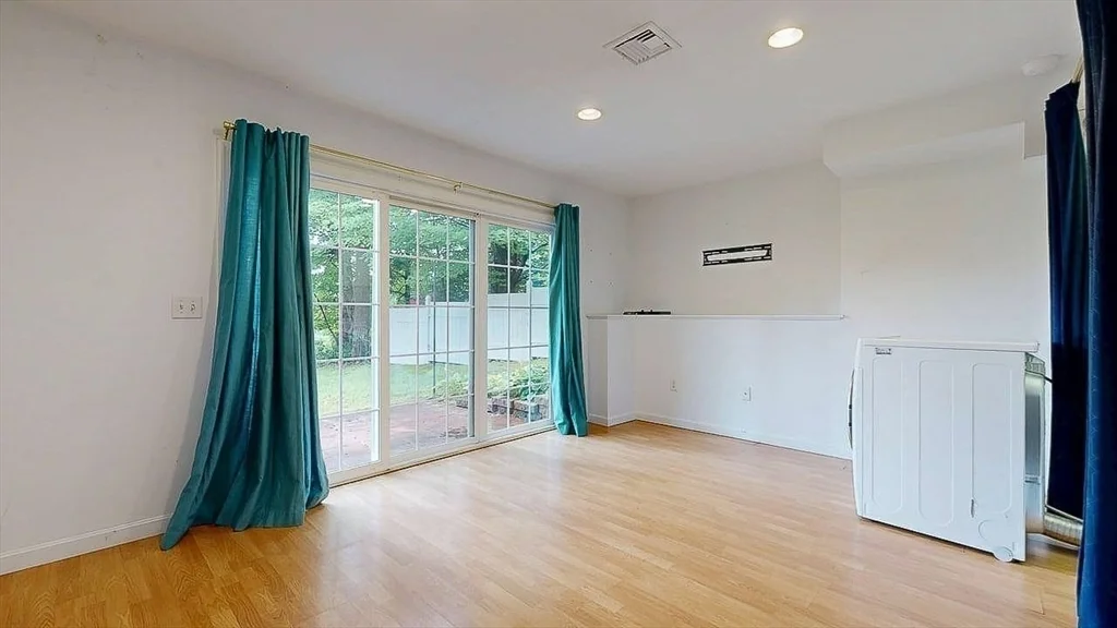 142 Olean St, Tatnuck