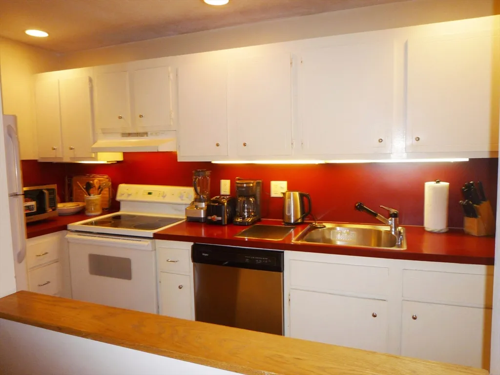 1643 Cambridge St, Mid-Cambridge