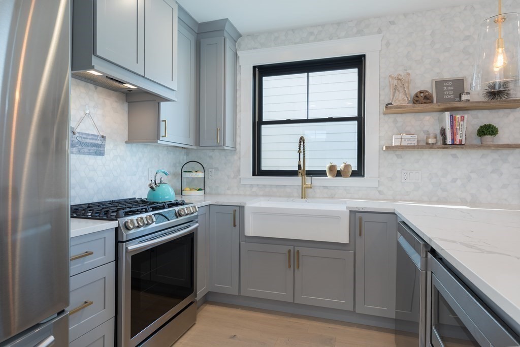 331 Chelsea St, East Boston