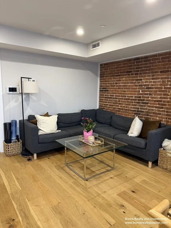 536 E Broadway, South Boston