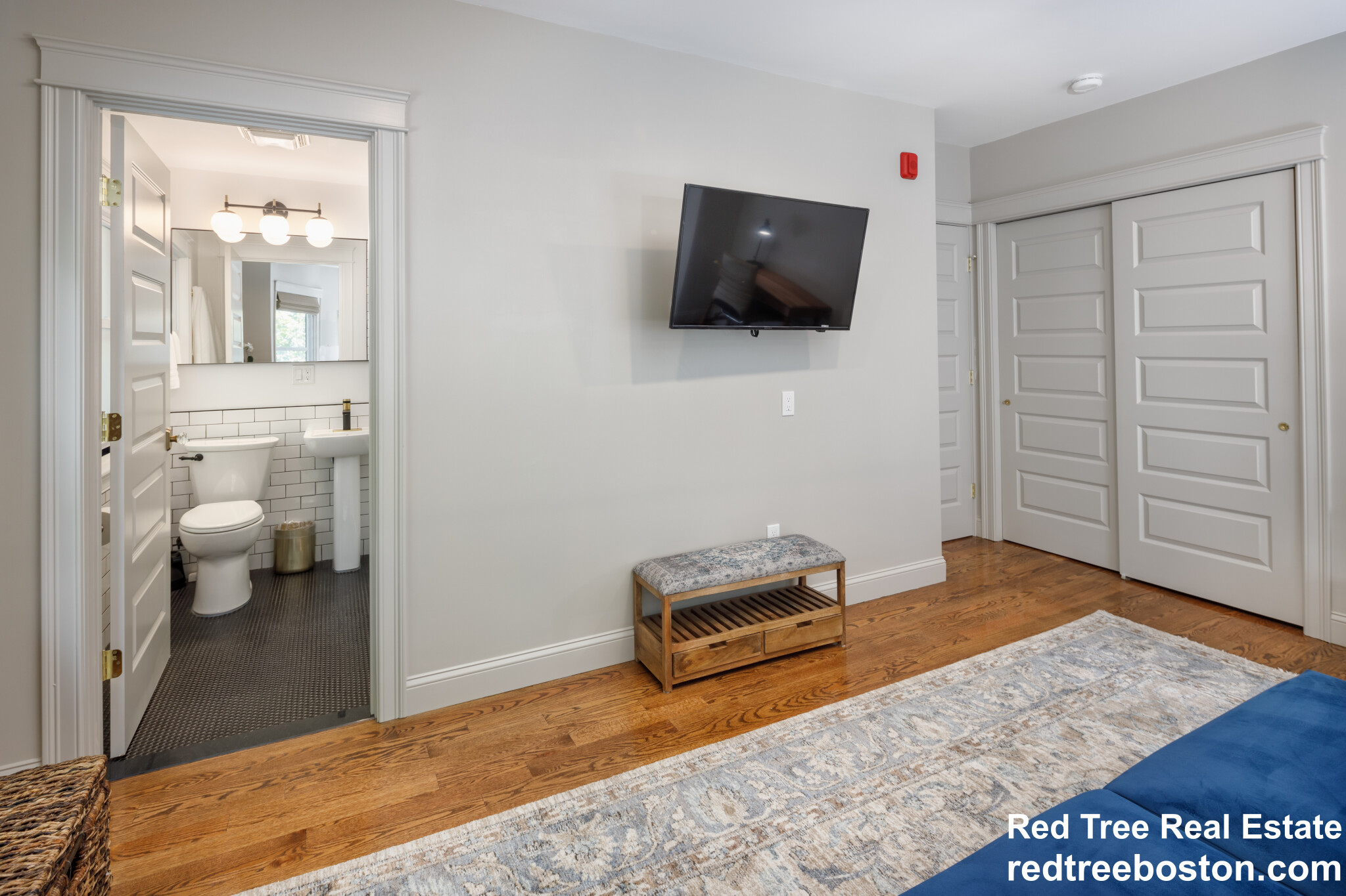 44 Winslow Rd, North Brookline