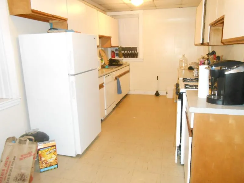 142 Davis Ave, Emerson Gardens