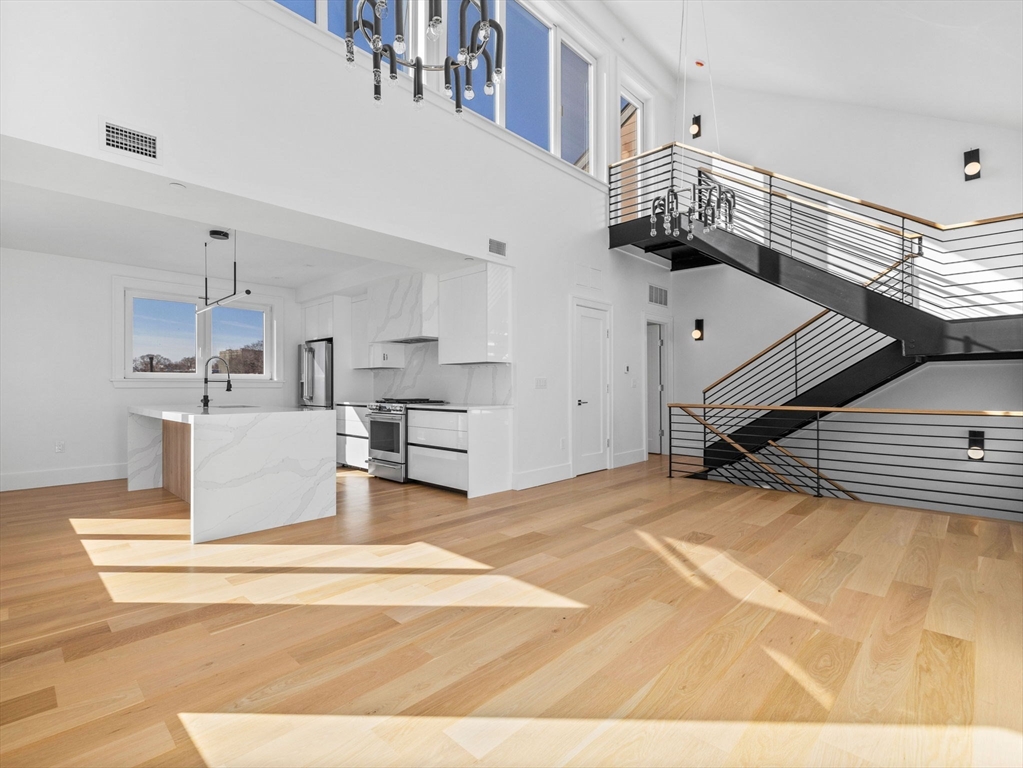 12 Deer St, Dorchester