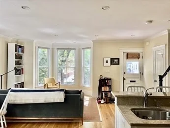 45 Magazine St, Cambridgeport