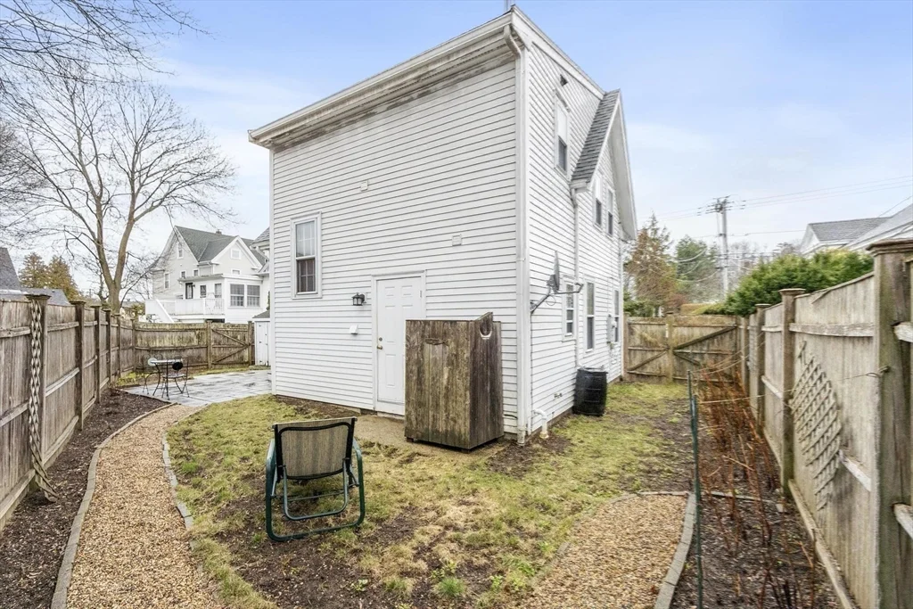 54-R Broadway, Rockport