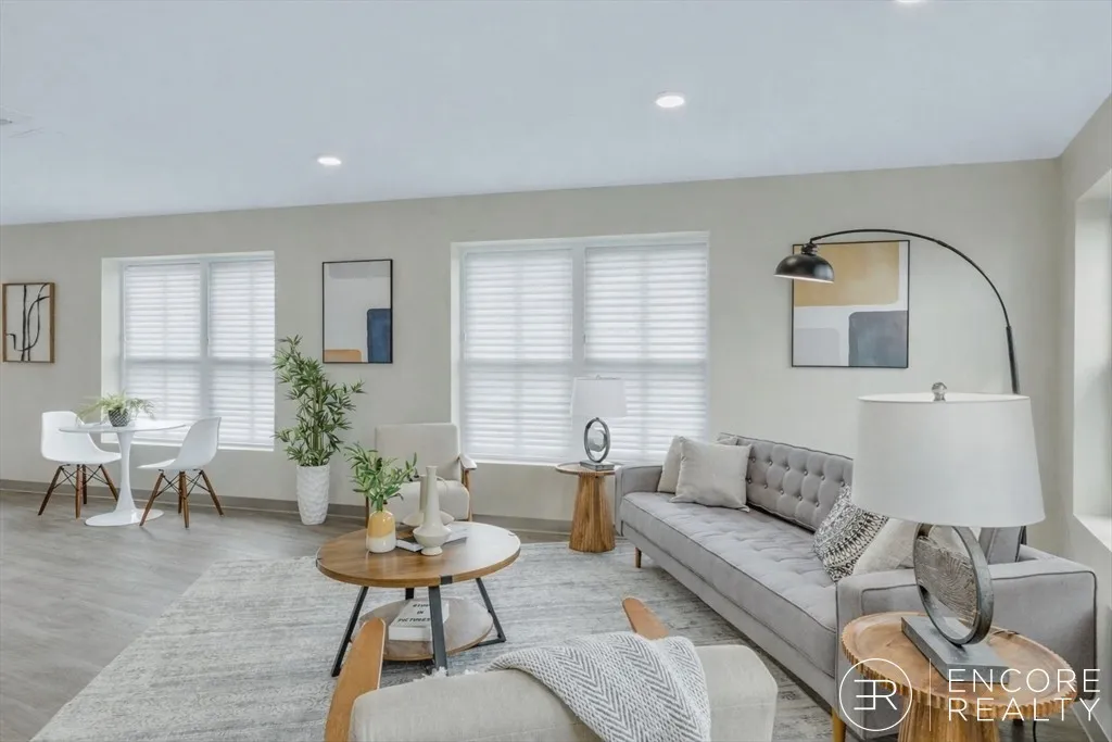 375 Cummins Highway, Roslindale