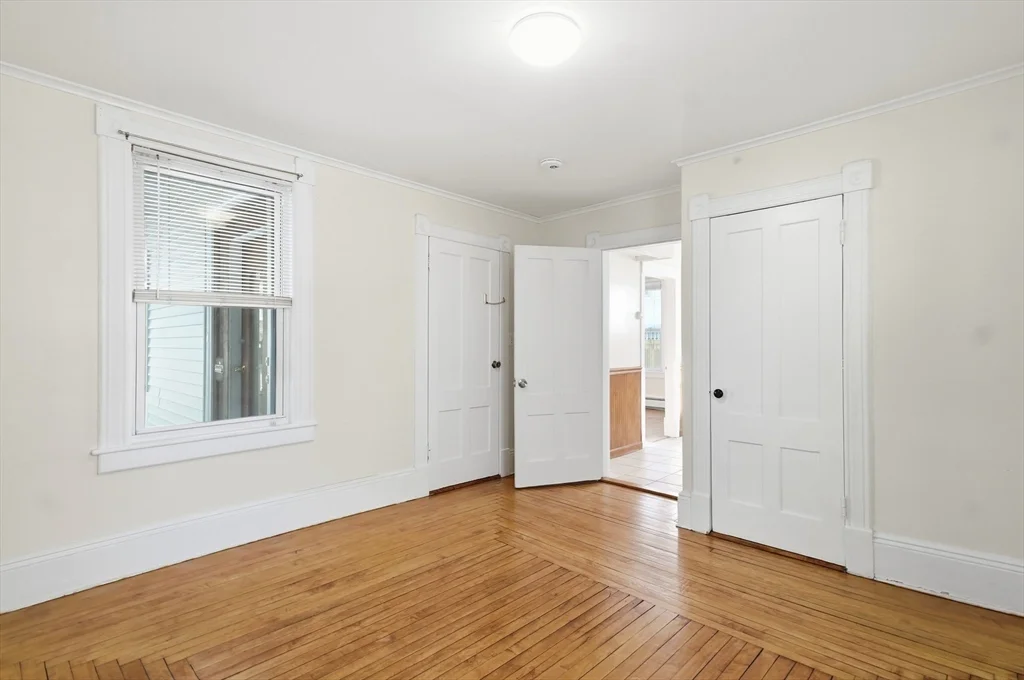 223 School St, Lowell