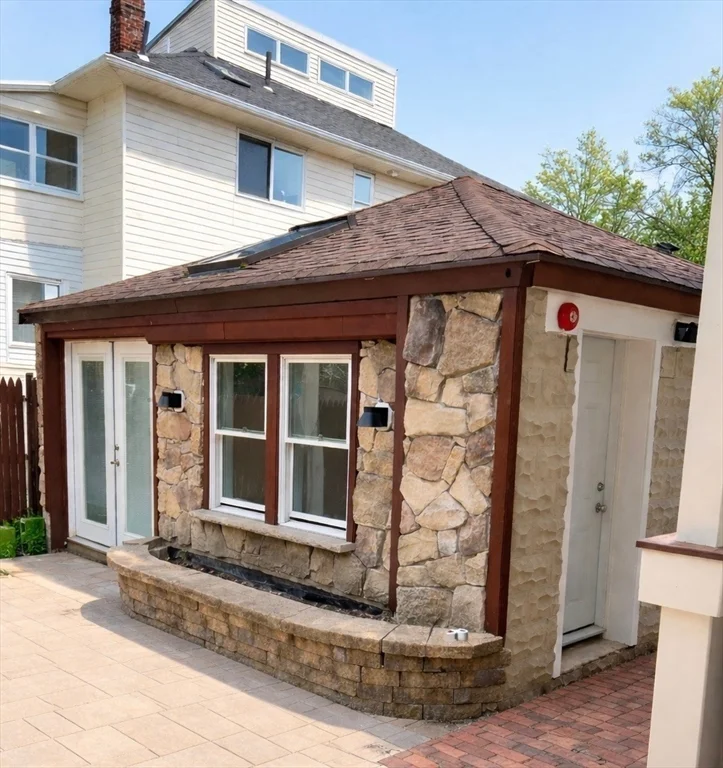36 Walnut St, Medford
