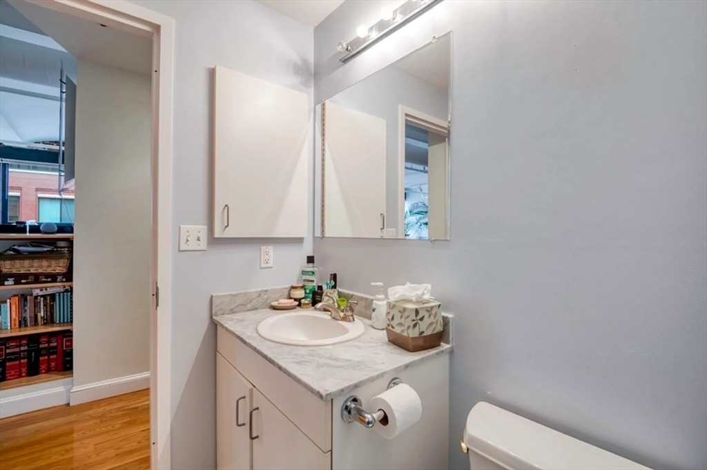 121 Beach St, Leather District