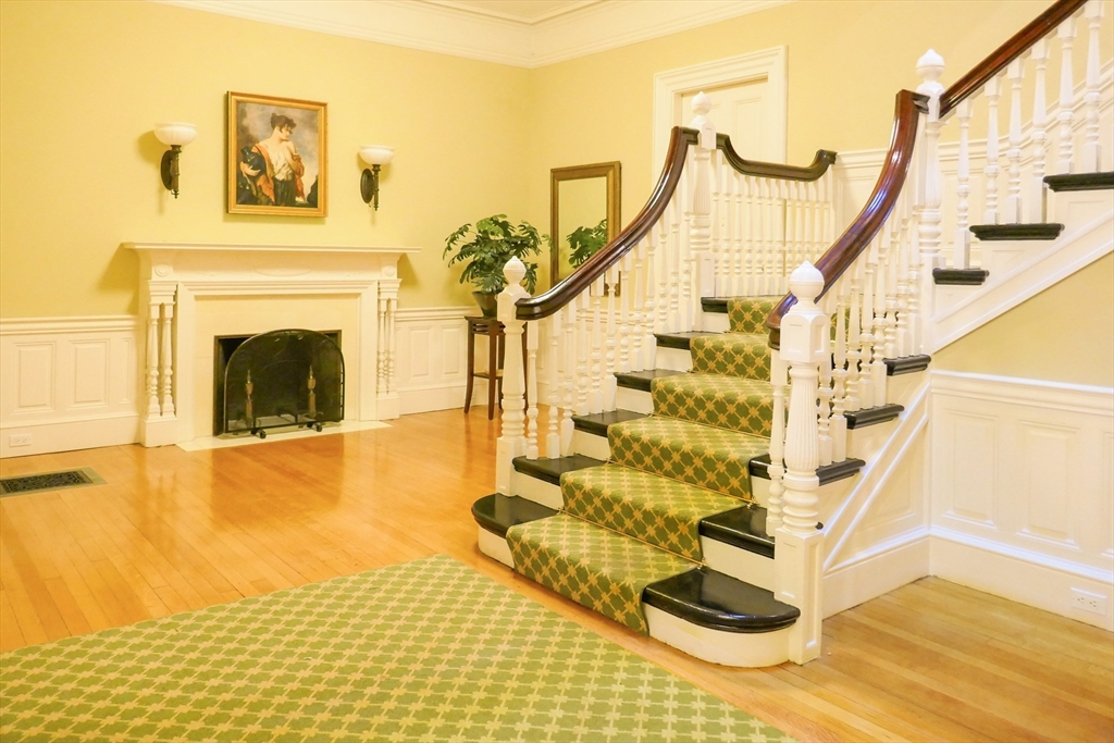 404 Marlborough St, Back Bay