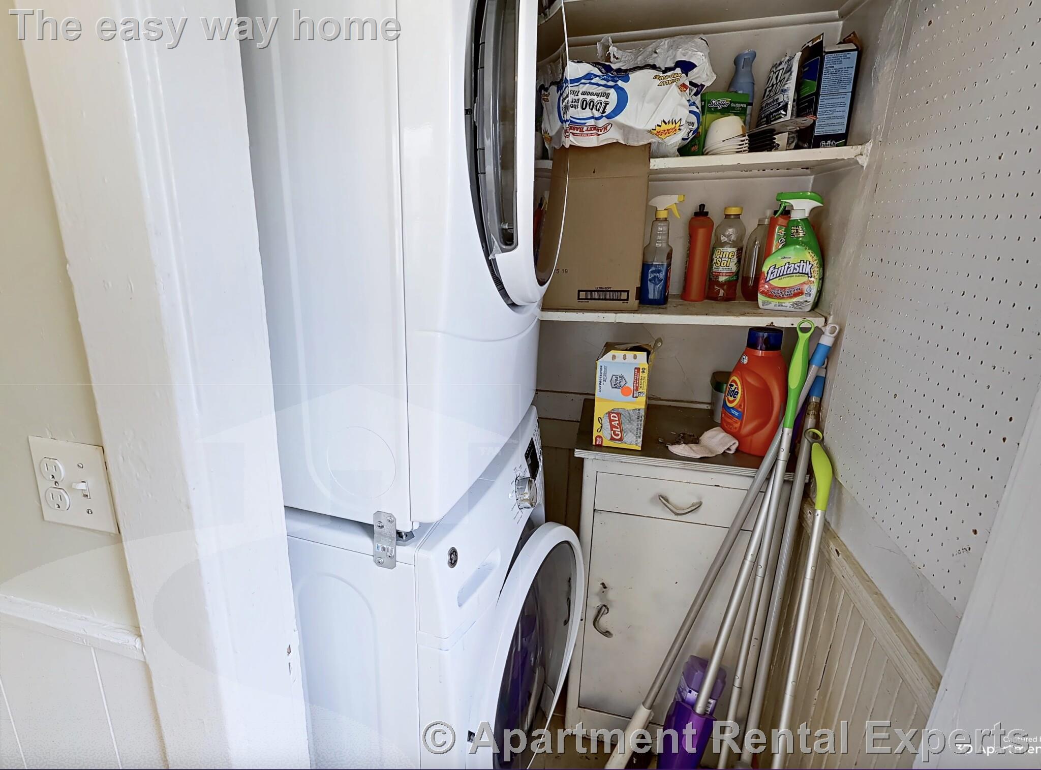 378 Washington St, Ward Two