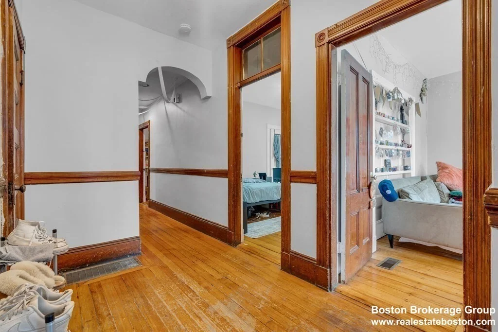 180 St Alphonsus, Mission Hill