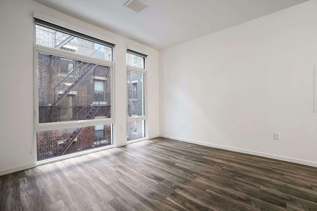 839 Beacon St, Fenway