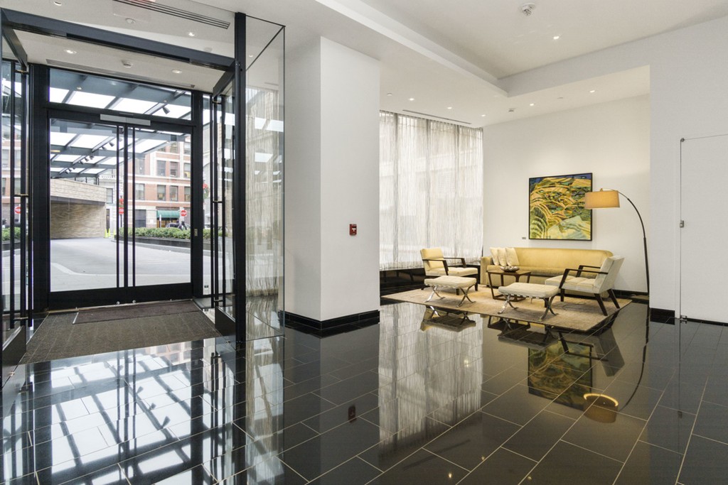 580 Washington St, Midtown