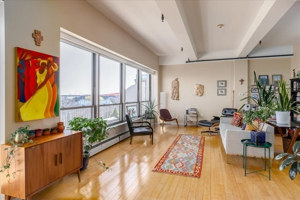 156 Porter St, East Boston