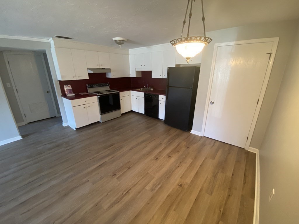 362 Neponset St, Canton