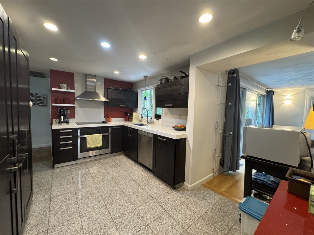 45 Dexter Rd, Newtonville