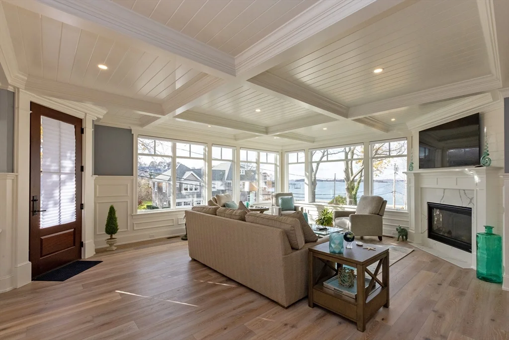 25 Cushing Ave, Crow Point