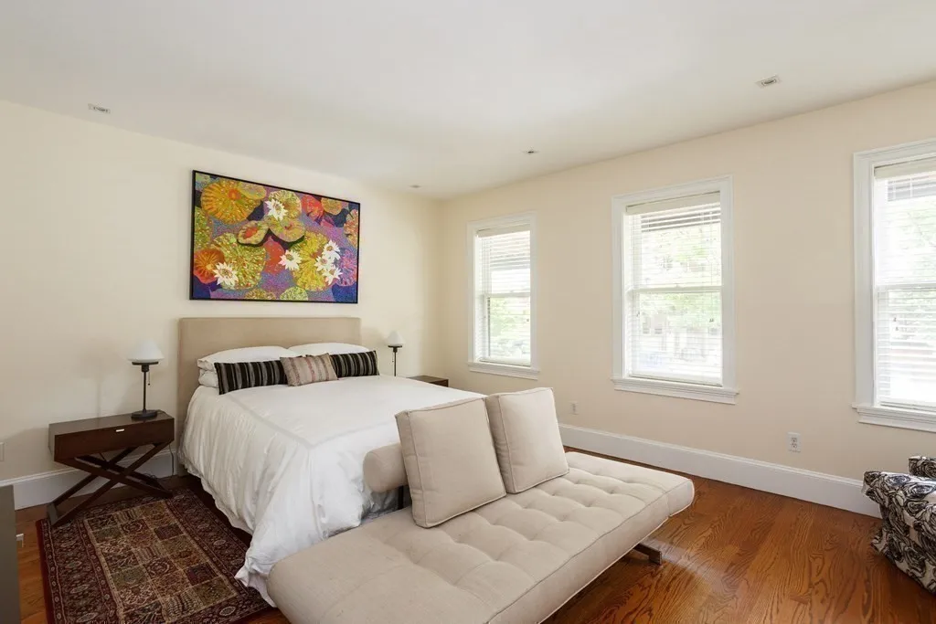 20 Braddock Park, South End