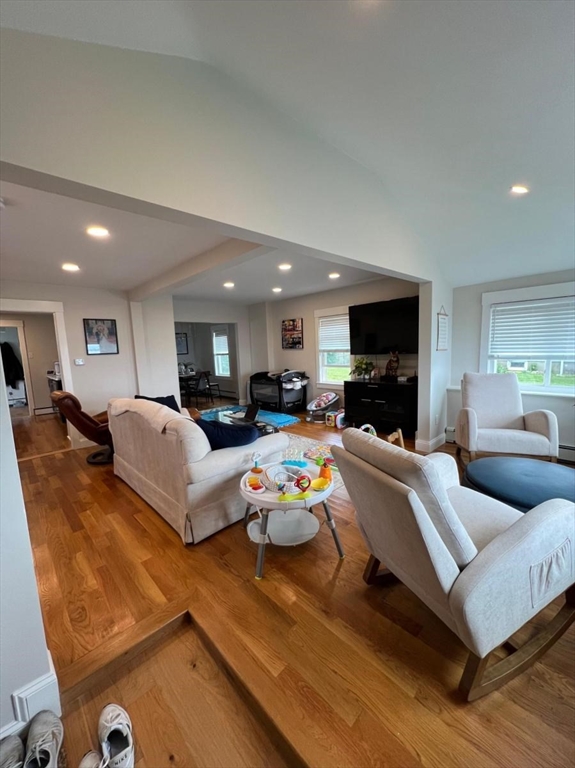 11 Babcock St, Houghs Neck