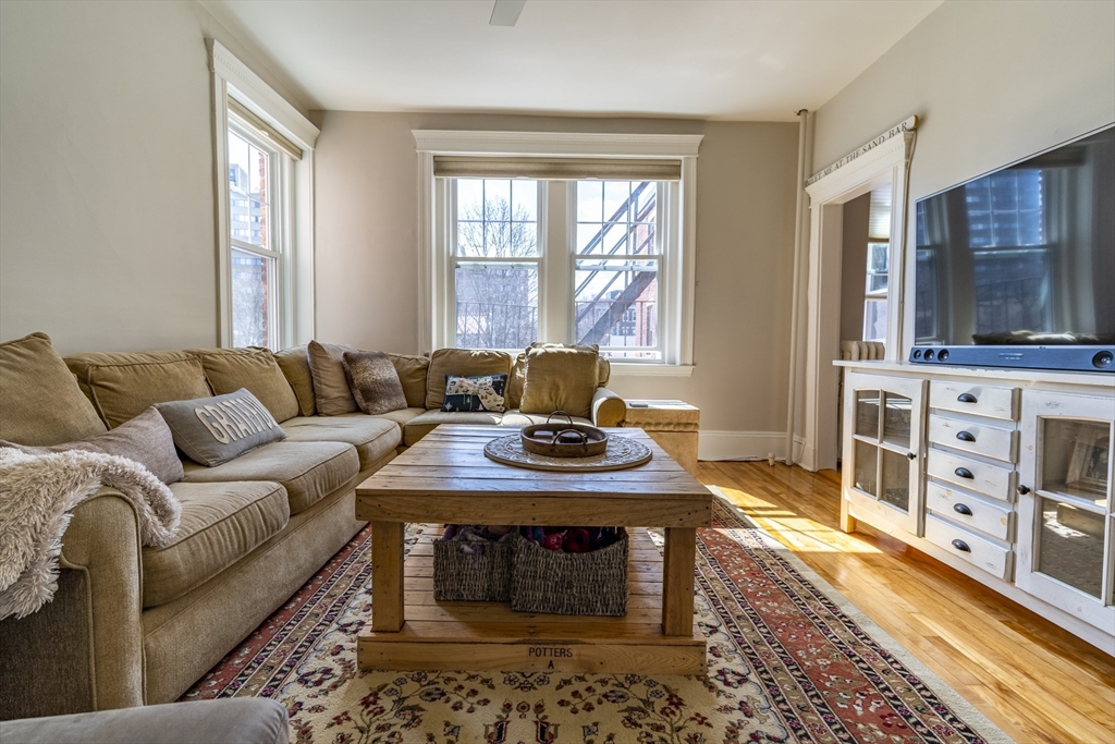 164 Strathmore Rd, Brighton