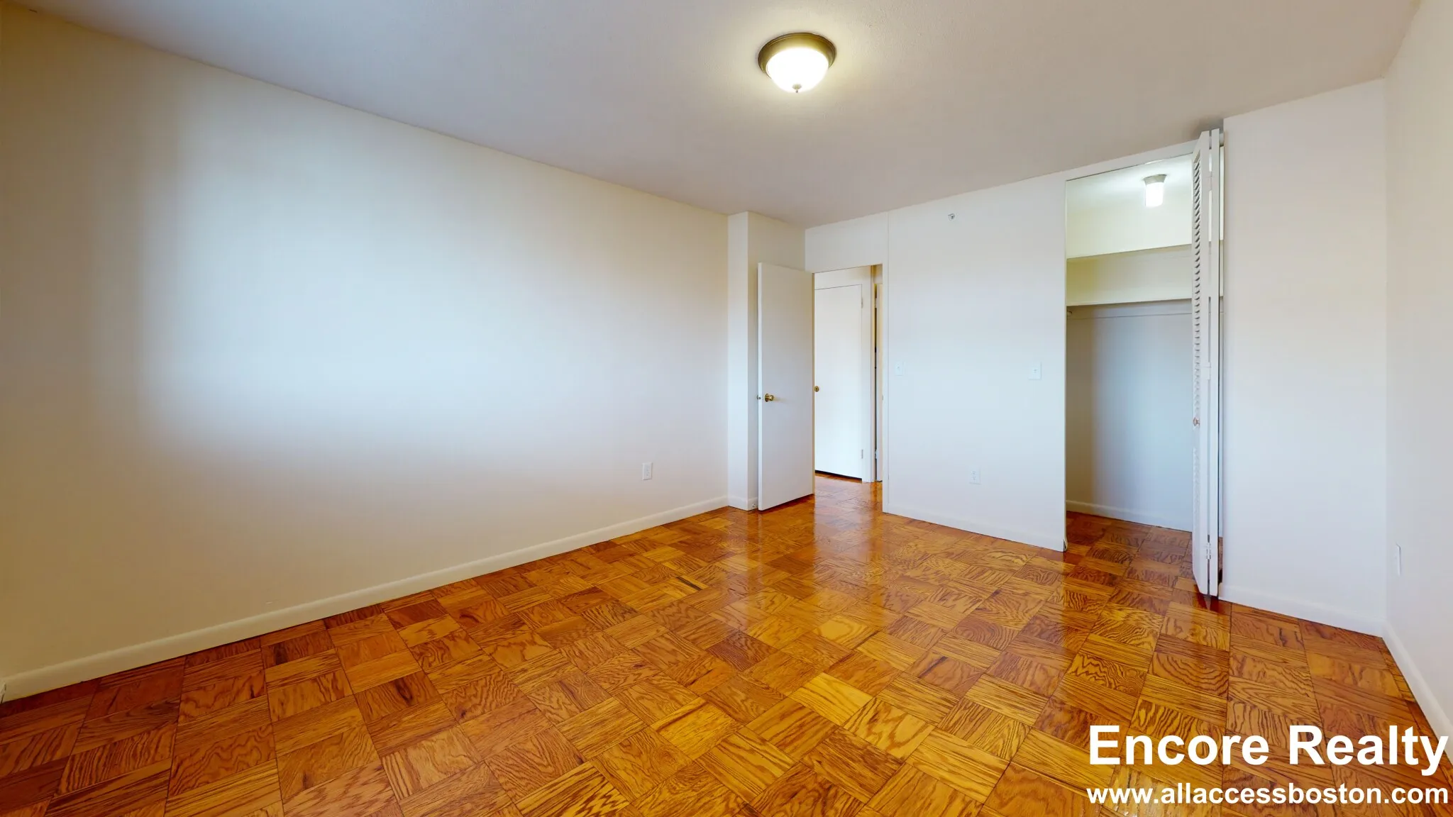 101 Monmouth Ct, Longwood