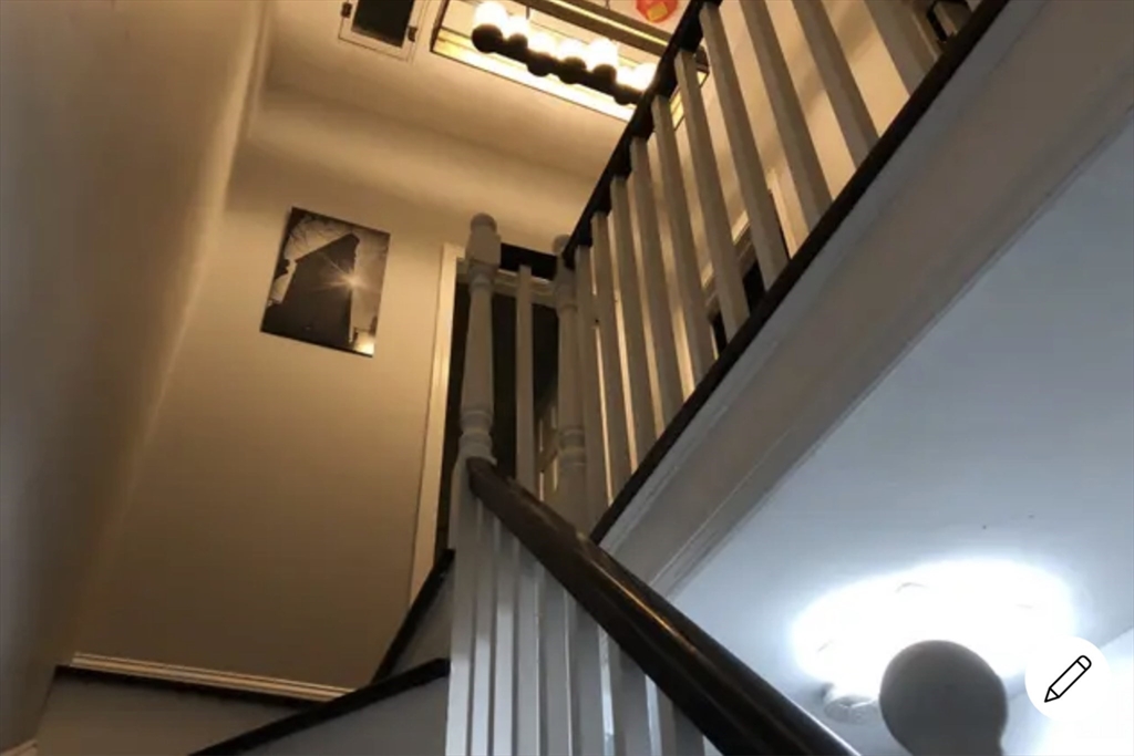 66 Bolton St, South Boston